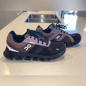 On cloud runner women 7.5, running shoes